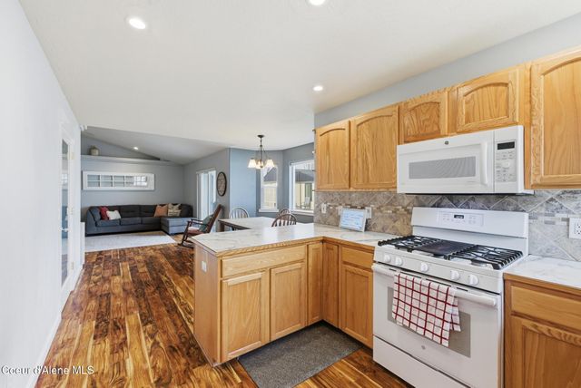 2981 W BROADMOORE DR, Hayden, ID 83835