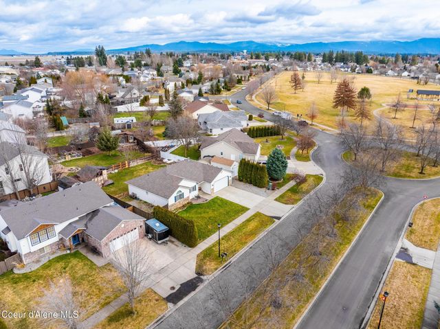 2981 W BROADMOORE DR, Hayden, ID 83835