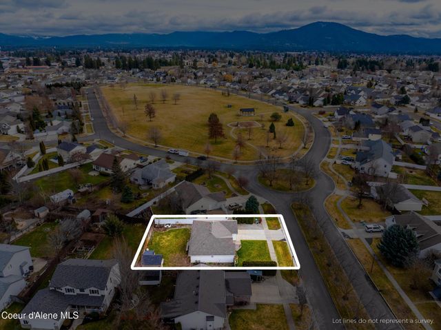 2981 W BROADMOORE DR, Hayden, ID 83835