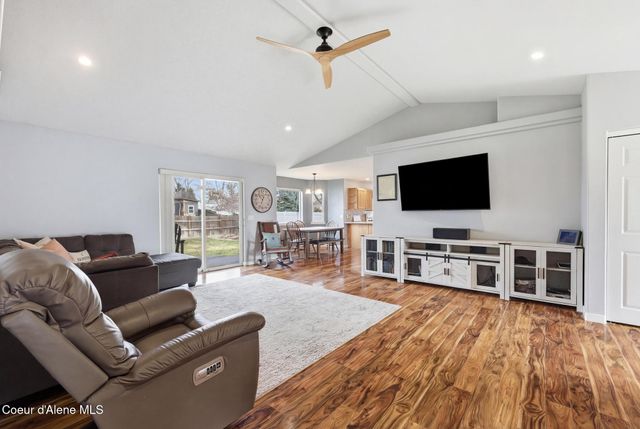 2981 W BROADMOORE DR, Hayden, ID 83835