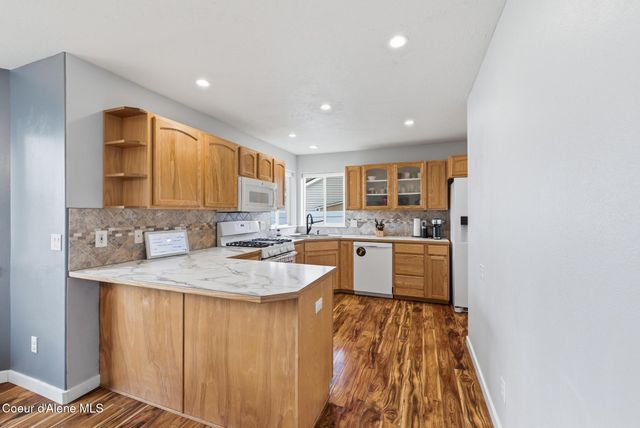 2981 W BROADMOORE DR, Hayden, ID 83835