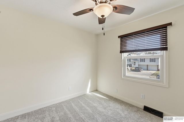 720 Leprechaun Lane, Papillion, NE 68046