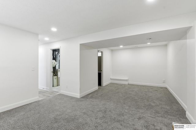 720 Leprechaun Lane, Papillion, NE 68046