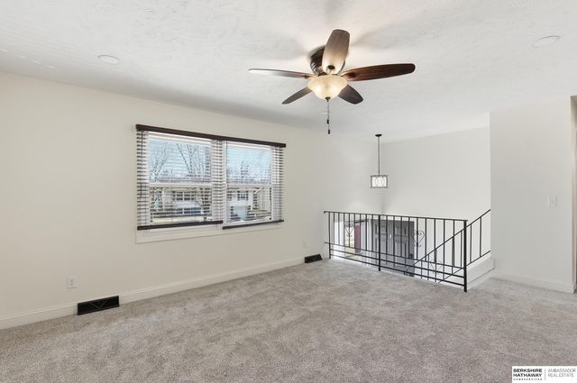 720 Leprechaun Lane, Papillion, NE 68046