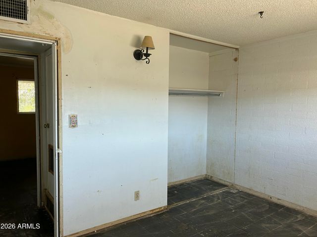 343 W ESSEX Road, Kearny, AZ 85137