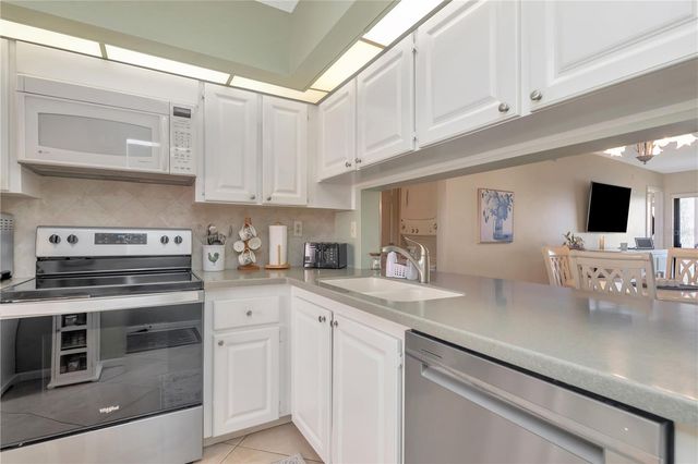 6357 BAHIA DEL MAR BOULEVARD 207, St Petersburg, FL 33715