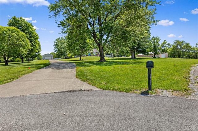 15813 Sugar Plum Road, Kearney, MO 64060