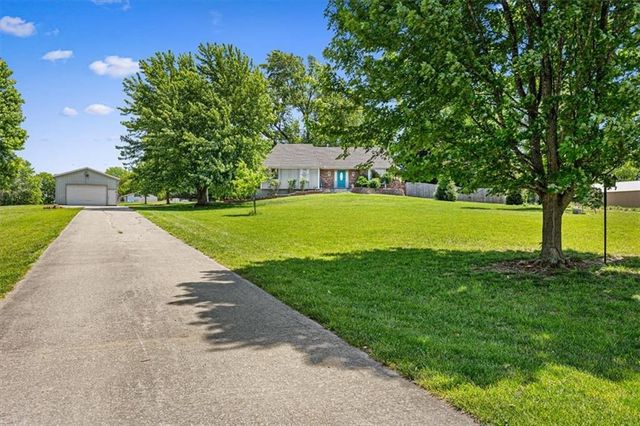 15813 Sugar Plum Road, Kearney, MO 64060