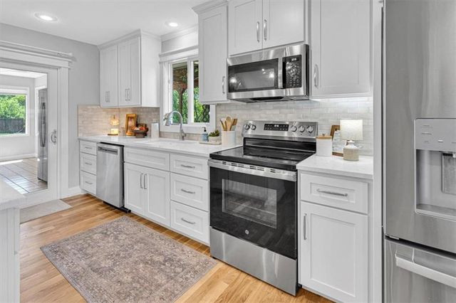 15813 Sugar Plum Road, Kearney, MO 64060