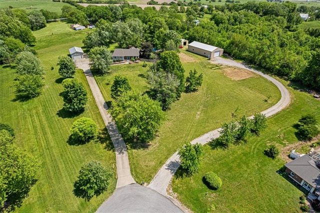 15813 Sugar Plum Road, Kearney, MO 64060