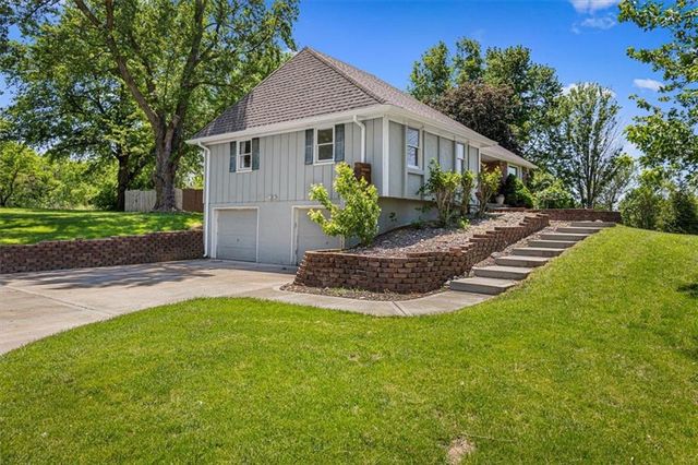 15813 Sugar Plum Road, Kearney, MO 64060