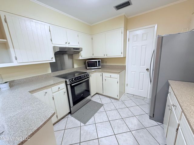 6324 Country Lane, Moss Point, MS 39562