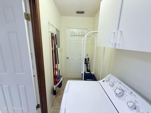 6324 Country Lane, Moss Point, MS 39562