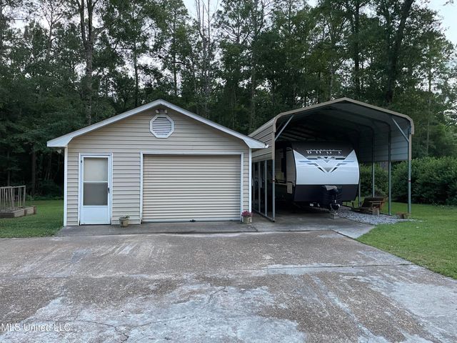 6324 Country Lane, Moss Point, MS 39562