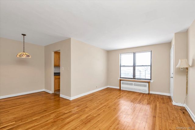 67-50 197th Street 1st Floor, Fresh Meadows, NY 11365