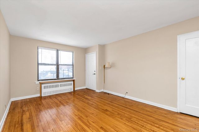 67-50 197th Street 1st Floor, Fresh Meadows, NY 11365