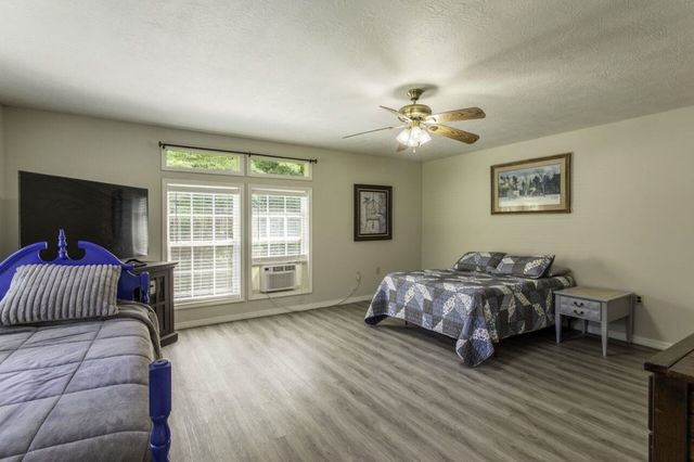 218 River Rd Road, Hardy, AR 72542