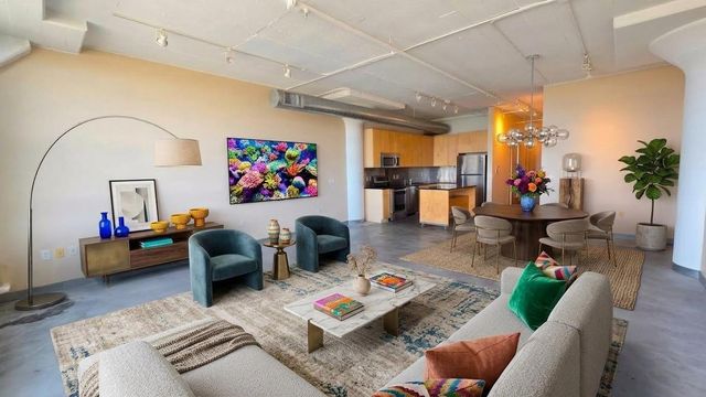 2929 Chicago Avenue 902, Minneapolis, MN 55407
