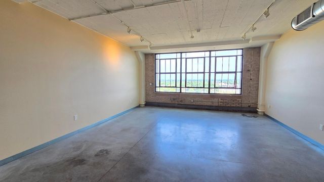 2929 Chicago Avenue 902, Minneapolis, MN 55407