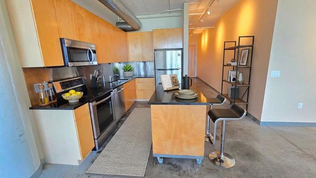 2929 Chicago Avenue 902, Minneapolis, MN 55407