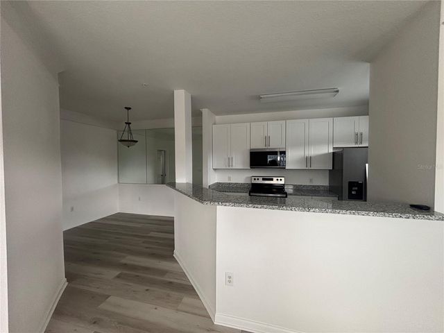 4802 51ST STREET W 322, Bradenton, FL 34210