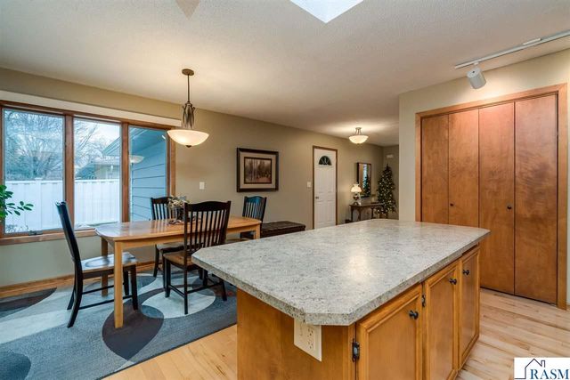 1536 James Drive, North Mankato, MN 56003