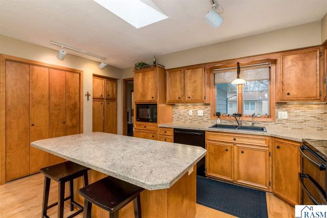 1536 James Drive, North Mankato, MN 56003