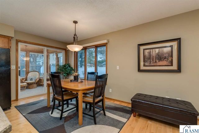 1536 James Drive, North Mankato, MN 56003