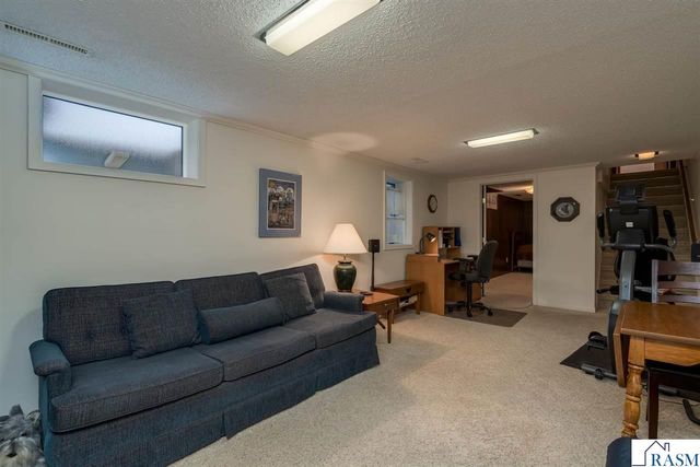 1536 James Drive, North Mankato, MN 56003