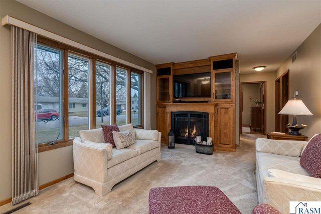 1536 James Drive, North Mankato, MN 56003