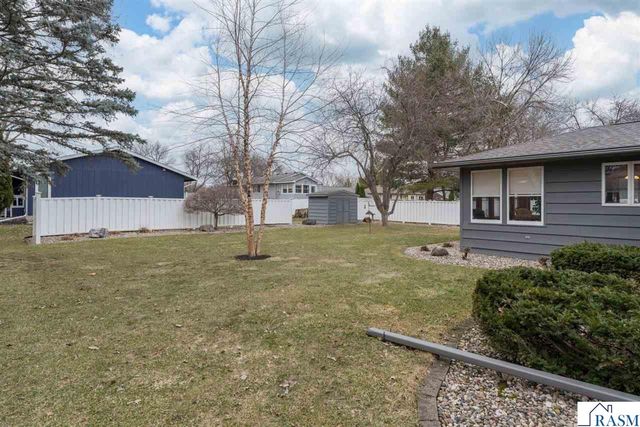 1536 James Drive, North Mankato, MN 56003