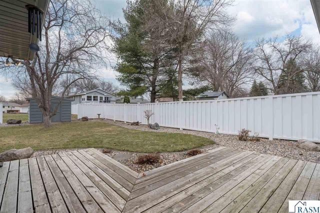 1536 James Drive, North Mankato, MN 56003