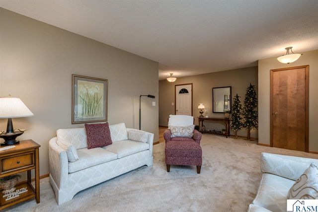 1536 James Drive, North Mankato, MN 56003