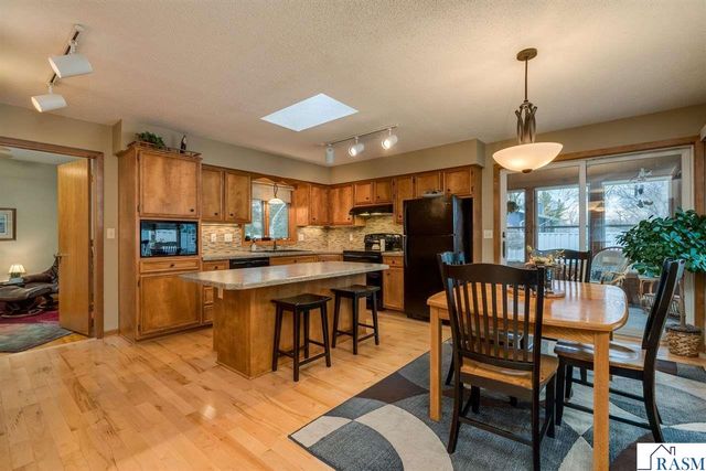 1536 James Drive, North Mankato, MN 56003