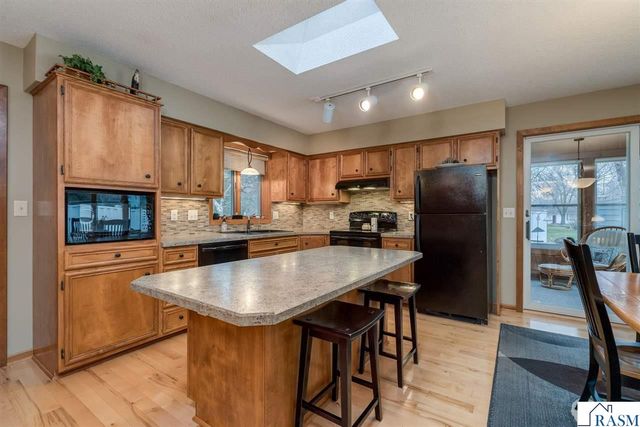 1536 James Drive, North Mankato, MN 56003