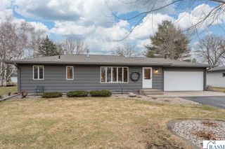 1536 James Drive, North Mankato, MN 56003