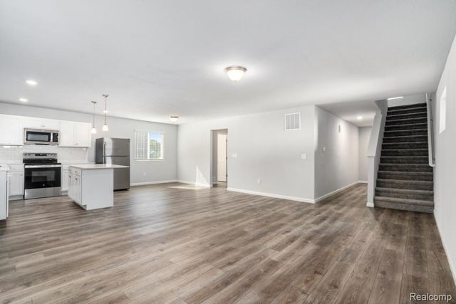 8111 Moonlight Creek Lane, Handy Township, MI 48836