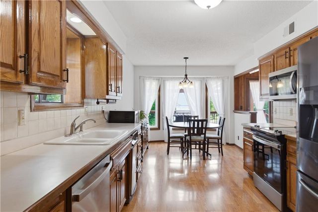 8533 Constance Street, Lenexa, KS 66215