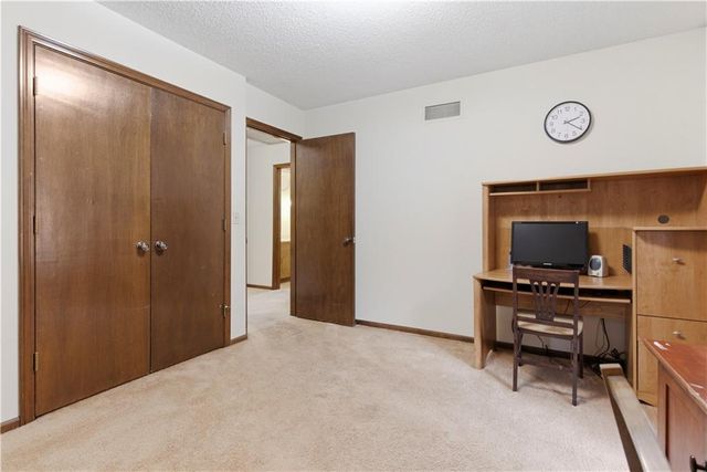 8533 Constance Street, Lenexa, KS 66215