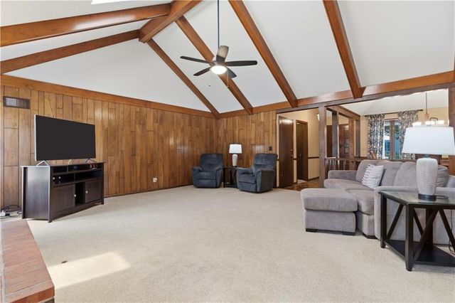 8533 Constance Street, Lenexa, KS 66215