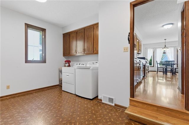 8533 Constance Street, Lenexa, KS 66215