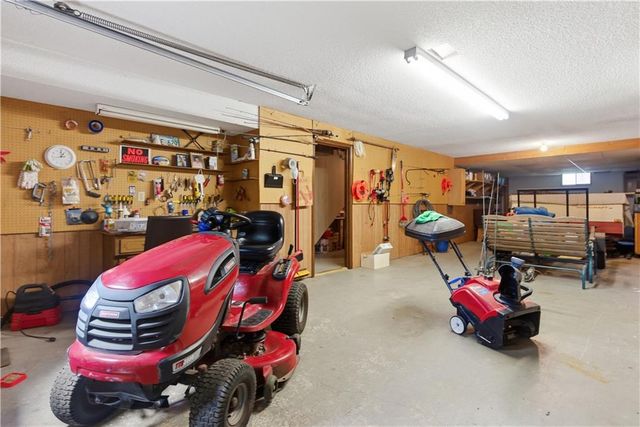 8533 Constance Street, Lenexa, KS 66215
