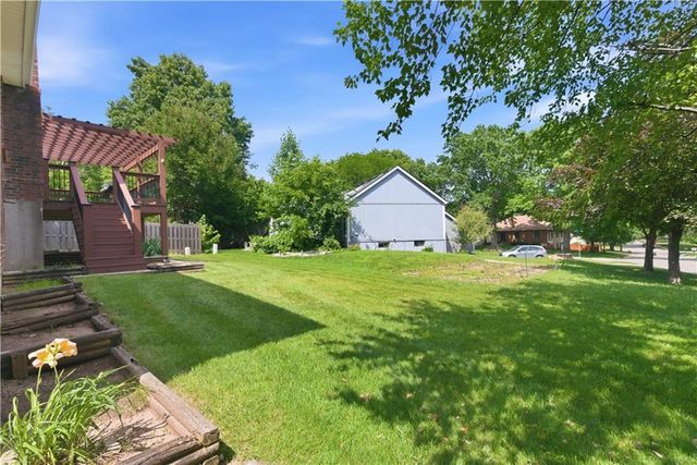 8533 Constance Street, Lenexa, KS 66215