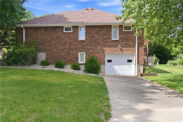 8533 Constance Street, Lenexa, KS 66215