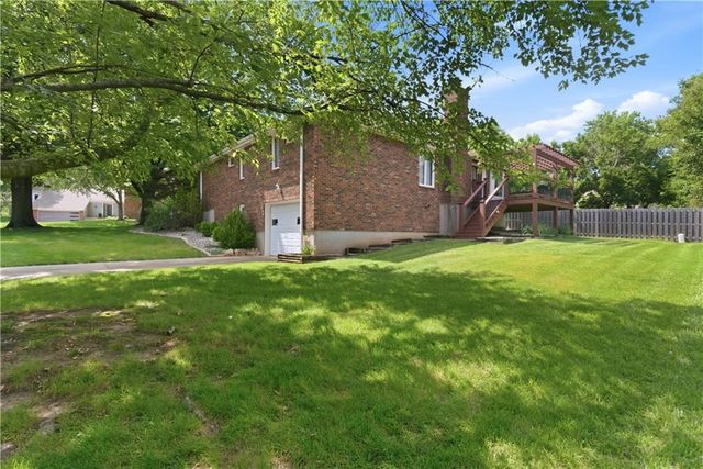 8533 Constance Street, Lenexa, KS 66215