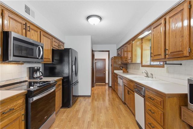 8533 Constance Street, Lenexa, KS 66215