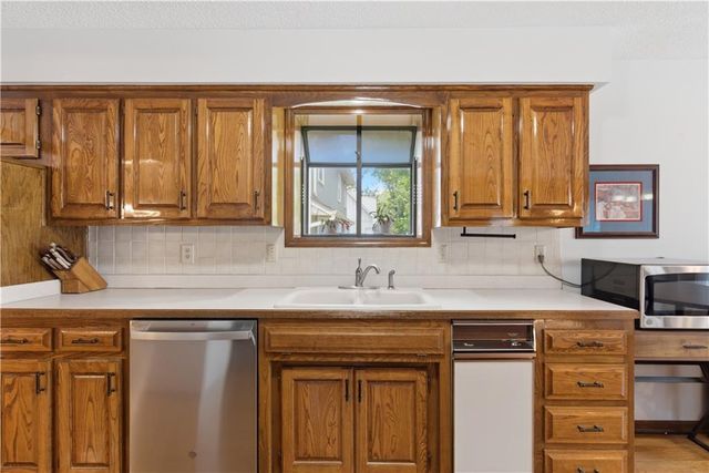 8533 Constance Street, Lenexa, KS 66215