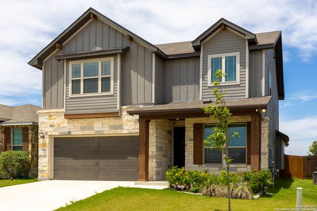 13221 Badlands Way, St Hedwig, TX 78152
