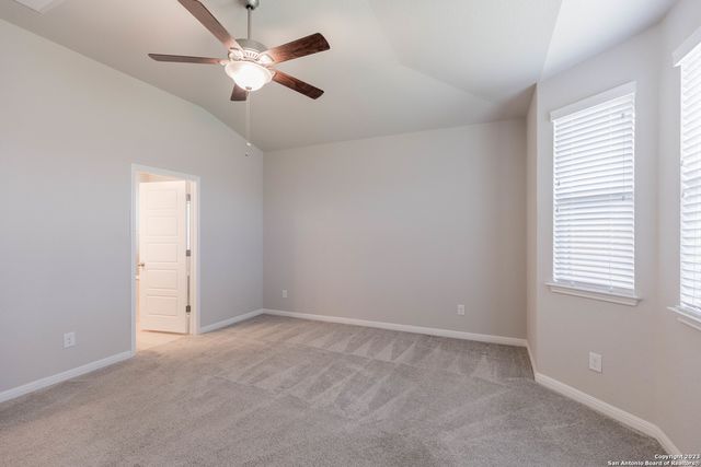 13221 Badlands Way, St Hedwig, TX 78152
