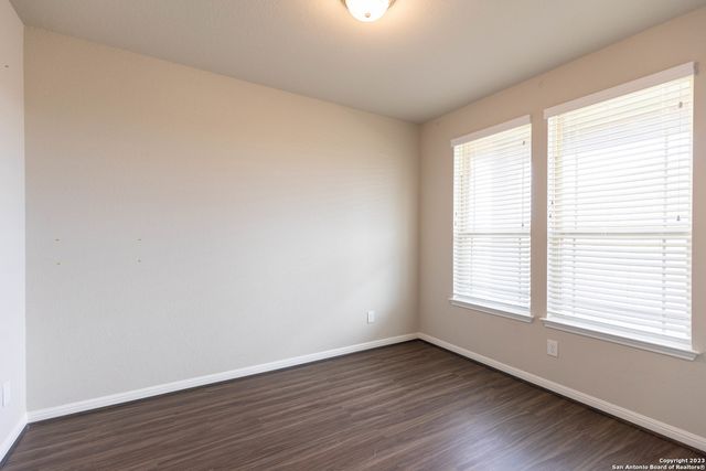 13221 Badlands Way, St Hedwig, TX 78152